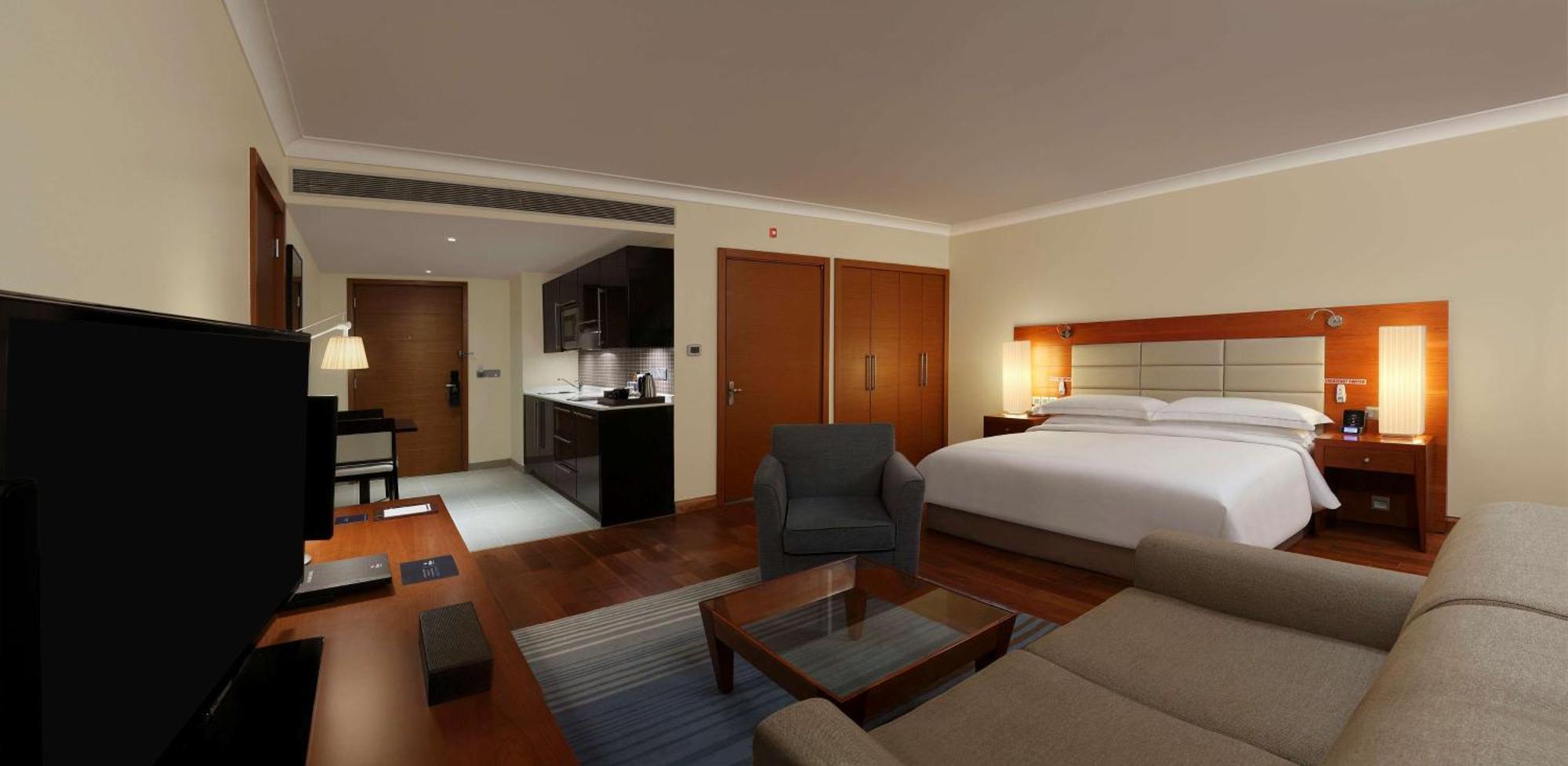 Hilton Embassy Golflinks होटल