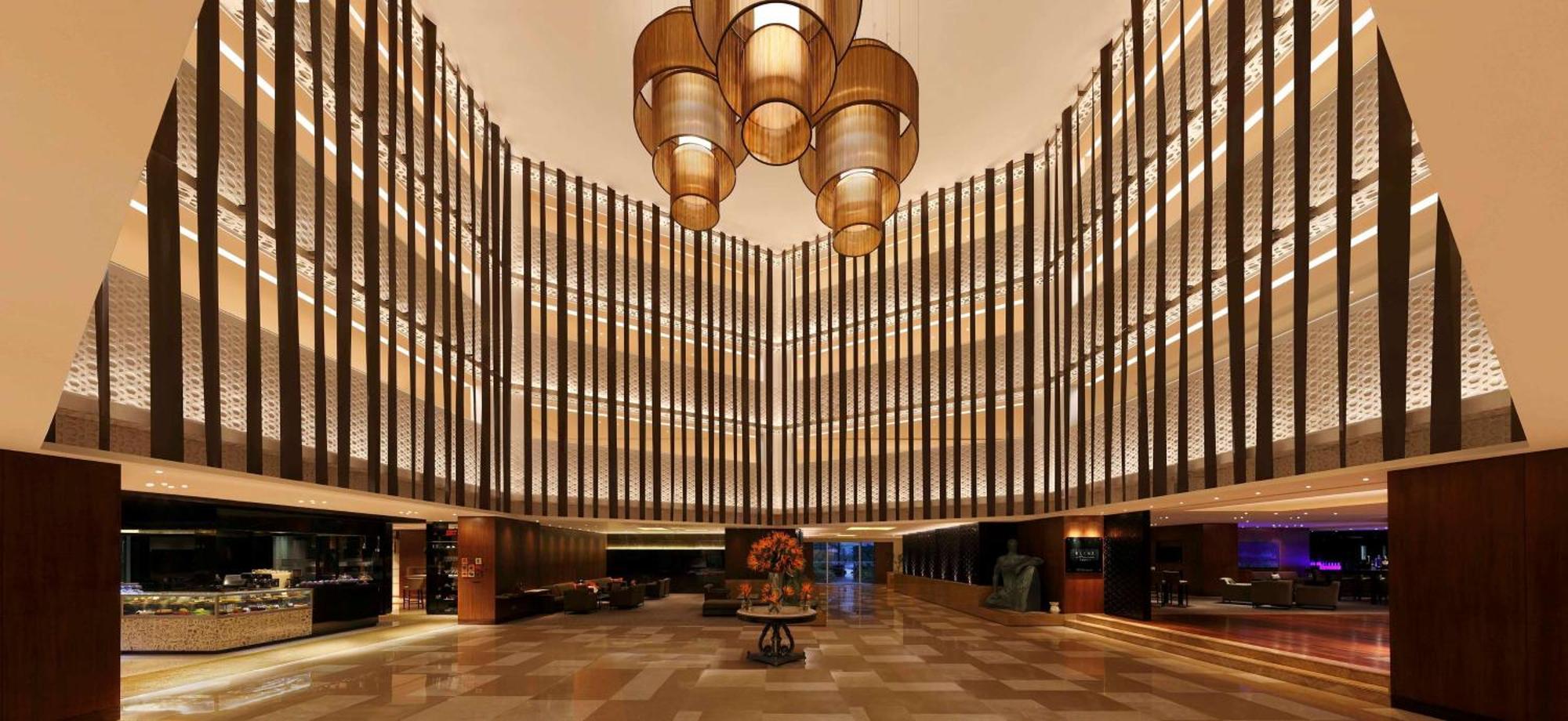 होटल Hilton Embassy Golflinks 5*